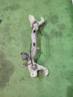 Кронштейн опоры двигателя