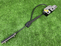 Замок капота