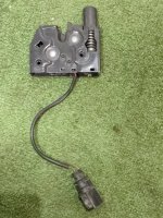 Замок капота