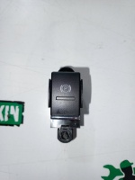 Кнопка стояночного тормоза