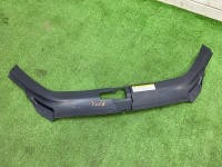 Накладка замка капота