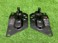 Петля капота