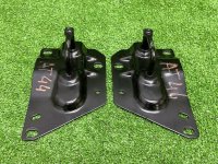 Петля капота