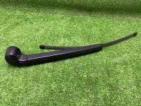 Поводок заднего стеклоочистителя