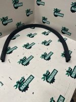 Уплотнитель капота