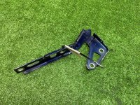 Петля капота