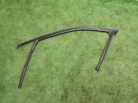 Направляющая стекла двери