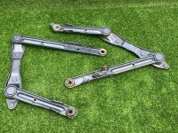 Петля капота