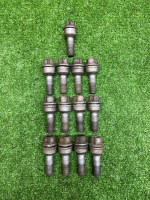 Болт колесный