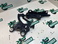 Петля капота