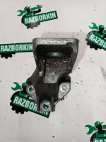 Подушка двигателя