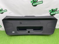 Обшивка крышки багажника