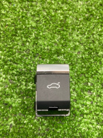 Кнопка крышки багажника