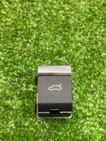 Кнопка крышки багажника