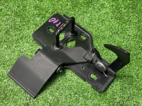 Замок капота