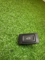 Кнопка крышки багажника