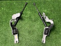 Петля крышки багажника