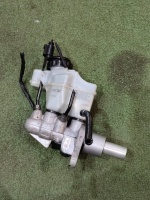 Бачок для тормозной жидкости