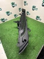 Направляющая шторки багажника