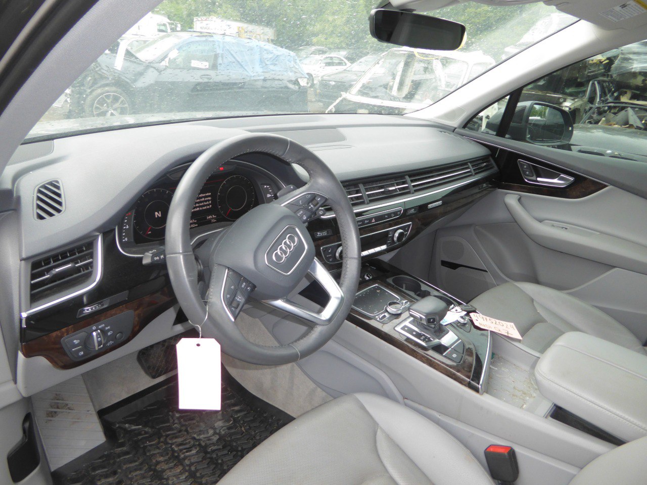 AT20 2019 AUDI Q7 WA1LAAF78KD011080