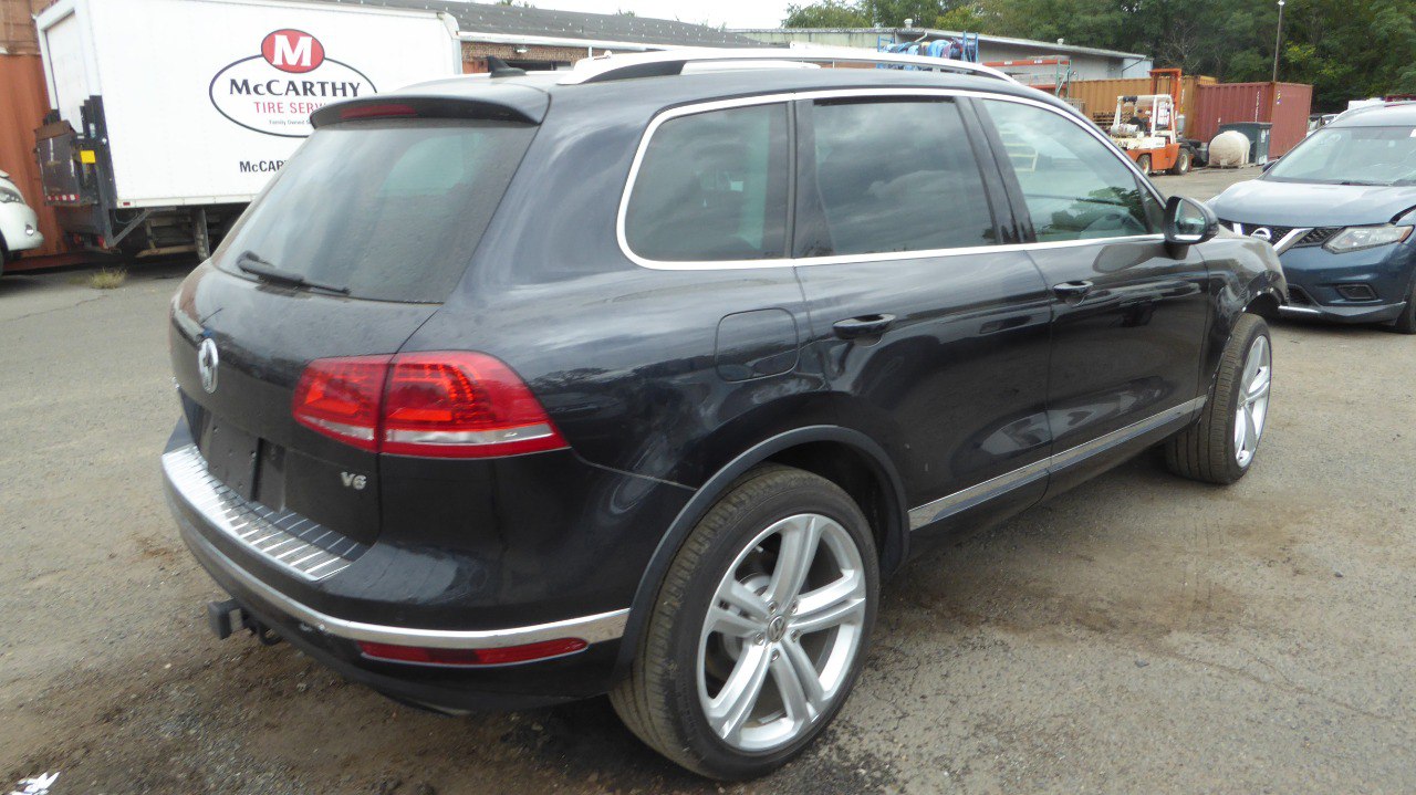 AT33 - Touareg 2017 WVGGF7BP3HD00