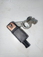 Клемма аккумулятора