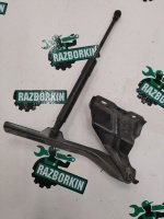 Петля капота