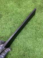 накладка направляющей стойки стекла