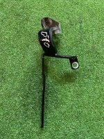 Петля крышки багажника