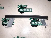 Направляющая стекла двери