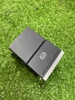 Кнопка стояночного тормоза