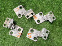 Петля двери