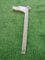 Направляющая стекла двери