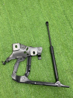 Петля капота