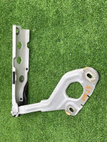 Петля капота