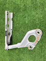 Петля капота