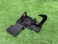 Крюк замка капота