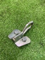 Петля замка багажника