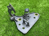 Замок капота