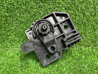 Кронштейн ручки открытия капота