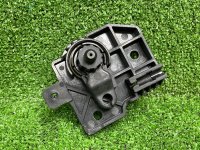 Кронштейн ручки открытия капота