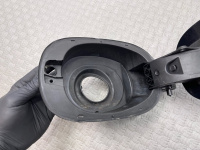 Porsche / Cayenne / Лючок топливного бака