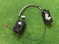 BMW / 7-Series / Замок багажника