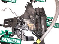 Mercedes-Benz / GLC 250d 4-matic / Замок боковой двери