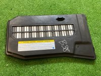 Porsche / Cayenne / Крышка короба аккумулятора