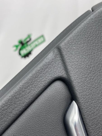 Audi / A6 / Обшивка двери