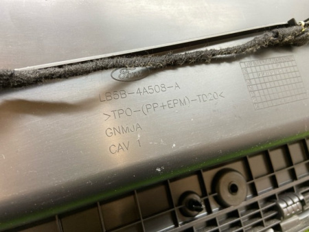 Ford / EXPLORER / Бардачок