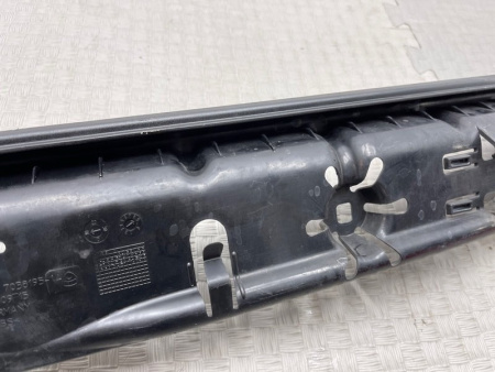 BMW / M6 / Крепление бампера