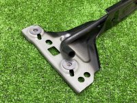 Audi / A4 / Кронштейн крыла