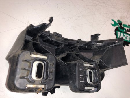 Mercedes-Benz / GLC 250d 4-matic / Кронштейн бампера